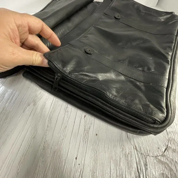 Black Leather Messenger Bag Magnetic Snap Button Close Shoulder Strap - Picture 13 of 16